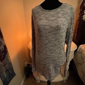 Lightweight long sleeve heather gray soft top
